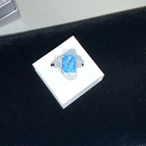 1ct Radiant Aquamarine Ring - Picture 4 of 16